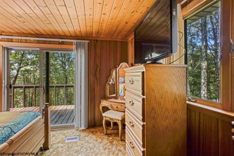 264 Primrose Lane Terra Alta WV 26764
