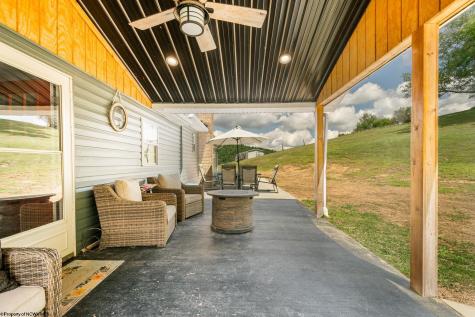 687 Cobun Creek Road Morgantown WV 26508
