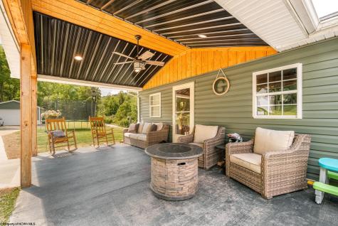 687 Cobun Creek Road Morgantown WV 26508
