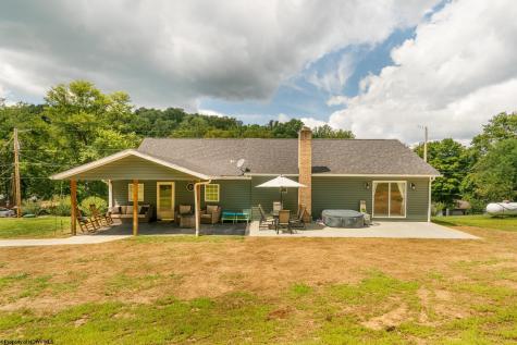 687 Cobun Creek Road Morgantown WV 26508