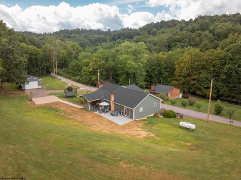 687 Cobun Creek Road Morgantown WV 26508