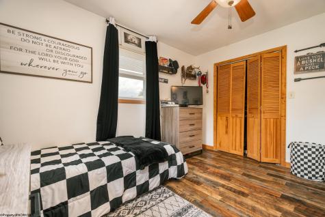 687 Cobun Creek Road Morgantown WV 26508