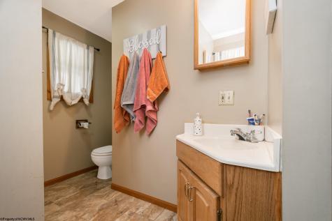 687 Cobun Creek Road Morgantown WV 26508