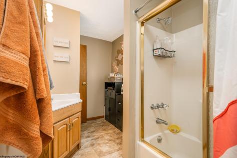 687 Cobun Creek Road Morgantown WV 26508