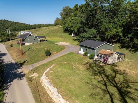 687 Cobun Creek Road Morgantown WV 26508