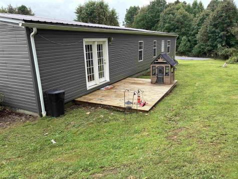 28 Cedar Meadows Circle Reedsville WV 26547