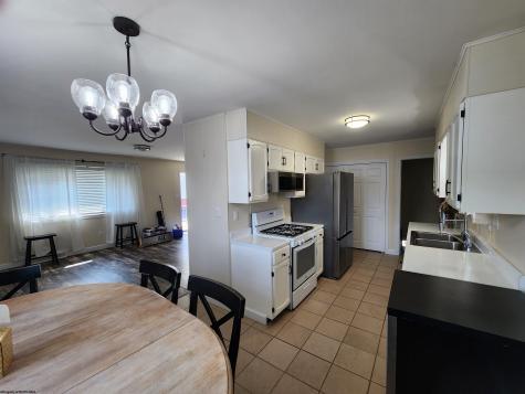 8046 Kidd Avenue Stonewood WV 26301