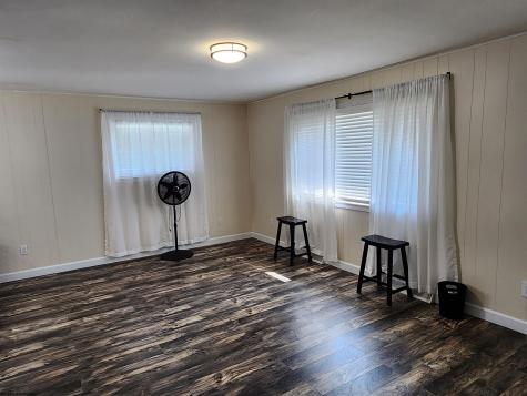 8046 Kidd Avenue Stonewood WV 26301