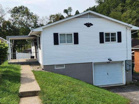 8046 Kidd Avenue Stonewood WV 26301