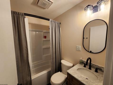8046 Kidd Avenue Stonewood WV 26301
