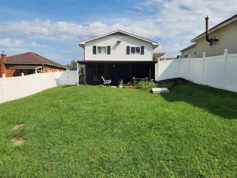 8046 Kidd Avenue Stonewood WV 26301