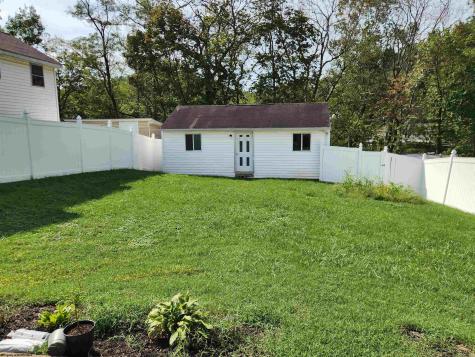 8046 Kidd Avenue Stonewood WV 26301