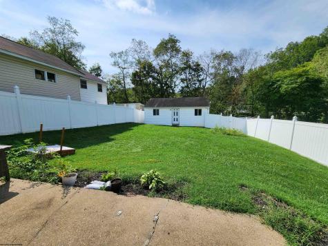 8046 Kidd Avenue Stonewood WV 26301