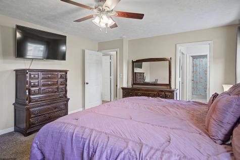 17 Greentree Drive Morgantown WV 26508