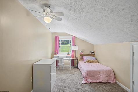 17 Greentree Drive Morgantown WV 26508