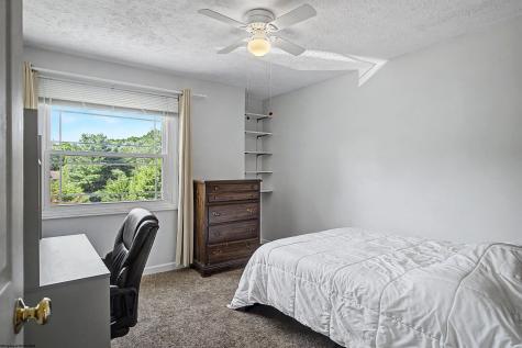17 Greentree Drive Morgantown WV 26508