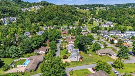 17 Greentree Drive Morgantown WV 26508