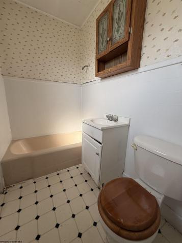 2324 Hamill Avenue Clarksburg WV 26301
