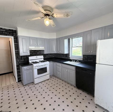 2324 Hamill Avenue Clarksburg WV 26301