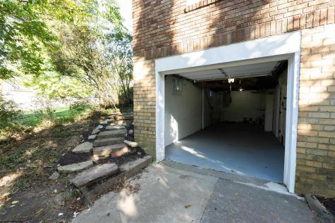 615 Fleming Place Fairmont WV 26554
