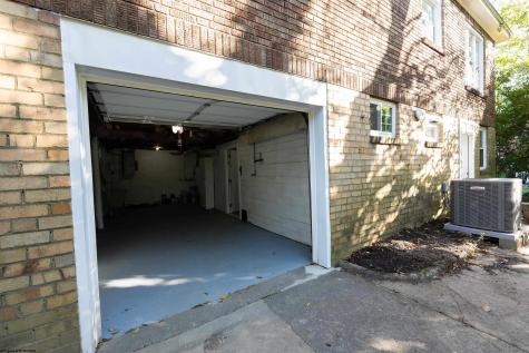 615 Fleming Place Fairmont WV 26554