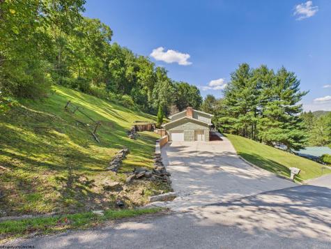 152 Hilltop Drive Philippi WV 26416