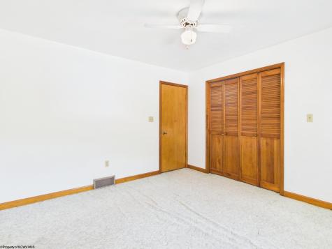 152 Hilltop Drive Philippi WV 26416