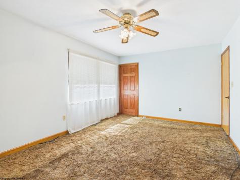 152 Hilltop Drive Philippi WV 26416