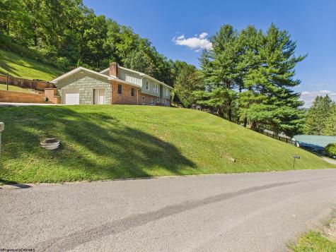 152 Hilltop Drive Philippi WV 26416