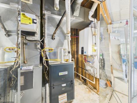 152 Hilltop Drive Philippi WV 26416