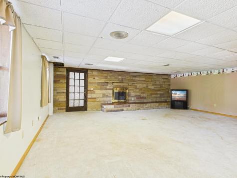 152 Hilltop Drive Philippi WV 26416