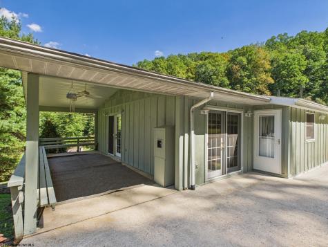 152 Hilltop Drive Philippi WV 26416