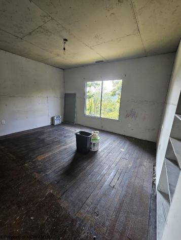 498 Gay Street Grafton WV 26345