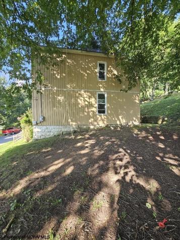 498 Gay Street Grafton WV 26345