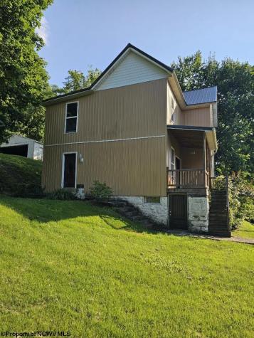 498 Gay Street Grafton WV 26345