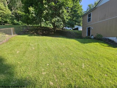 498 Gay Street Grafton WV 26345