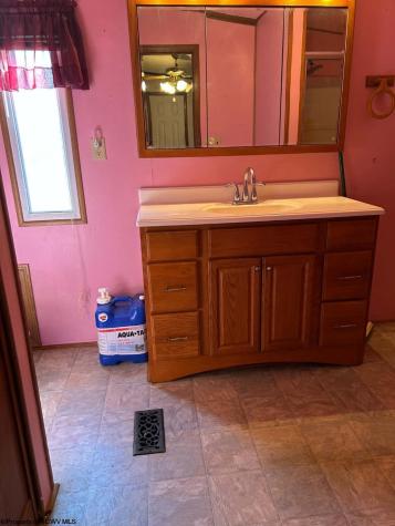 31 Waterloo Road French Creek WV 26218