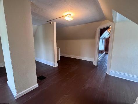 542 Market Street Fairmont WV 26554