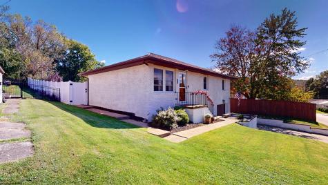 208 Pennsylvania Avenue Bridgeport WV 26330