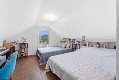 528 Hess Street Morgantown WV 26501