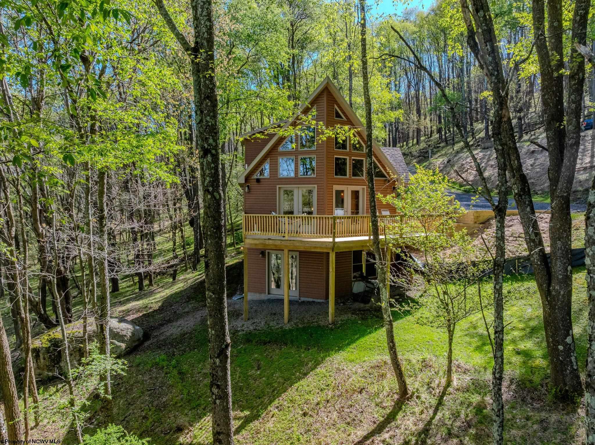 15 S Fern Court Terra Alta WV 26764