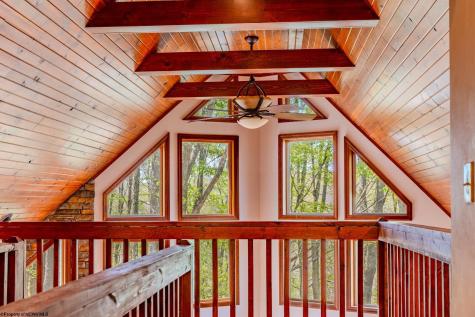 15 S Fern Court Terra Alta WV 26764