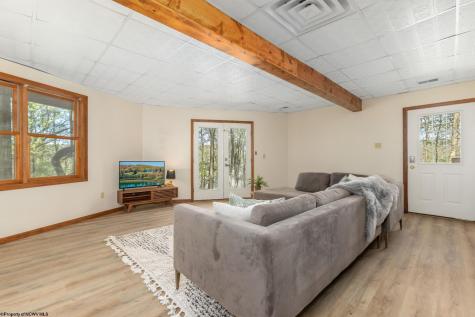 15 S Fern Court Terra Alta WV 26764