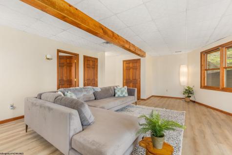 15 S Fern Court Terra Alta WV 26764