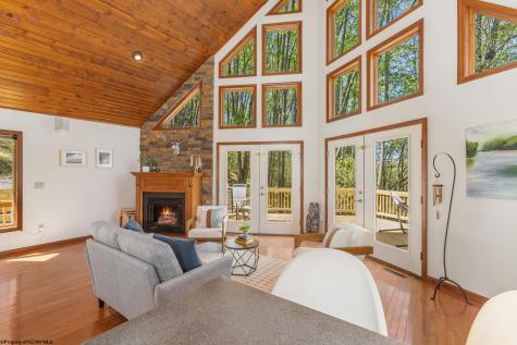 15 S Fern Court Terra Alta WV 26764
