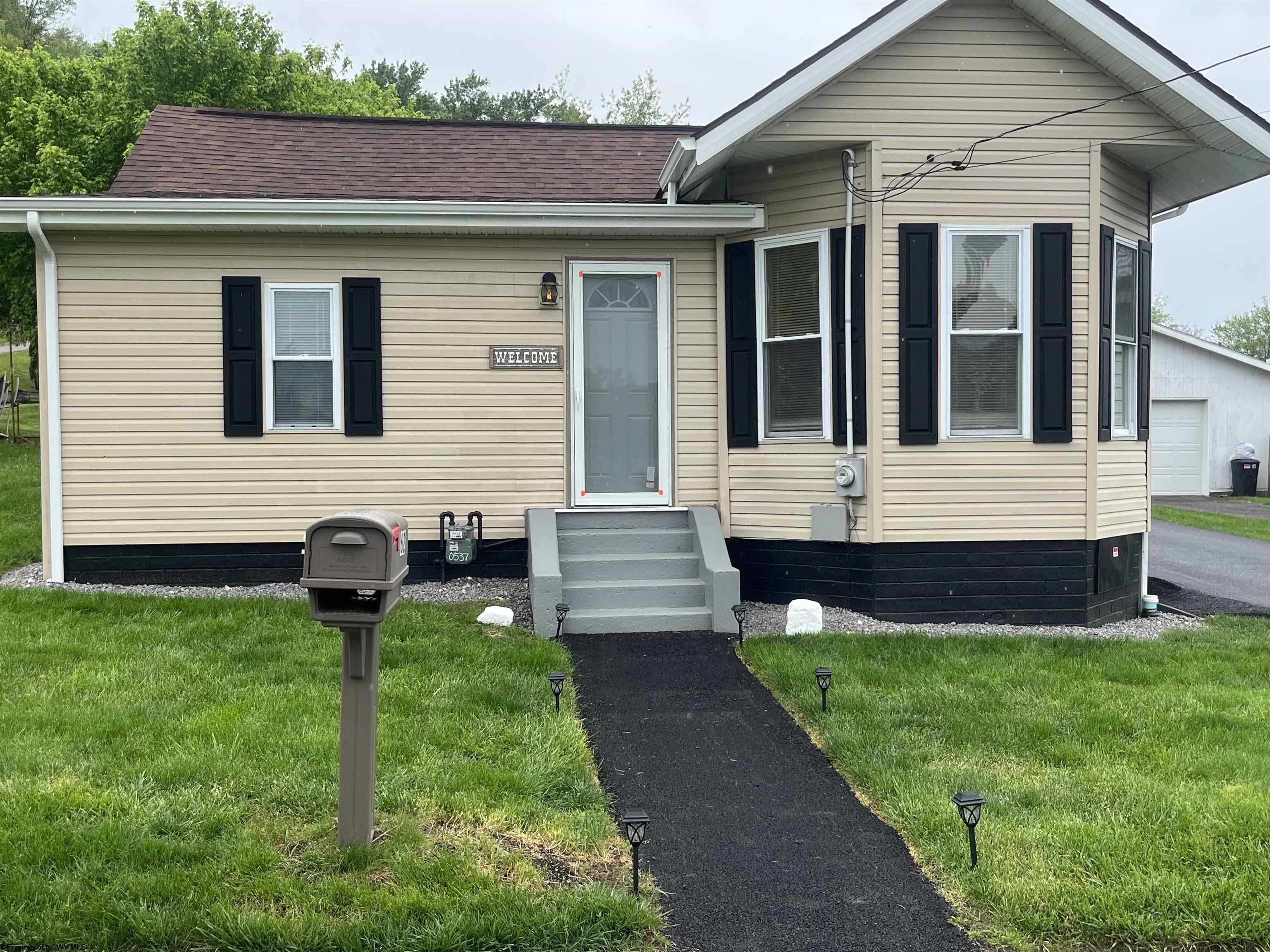 62 Oak Street Weston WV 26452