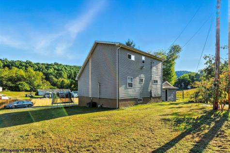 82 Robinwood Drive Mount Clare WV 26408