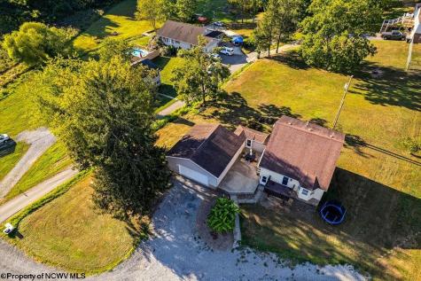 82 Robinwood Drive Mount Clare WV 26408