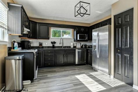 82 Robinwood Drive Mount Clare WV 26408