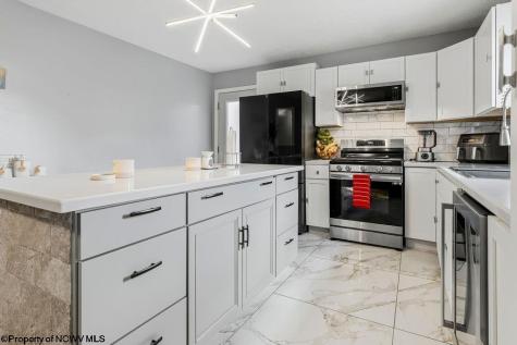 916 Cottonwood Court Morgantown WV 26505